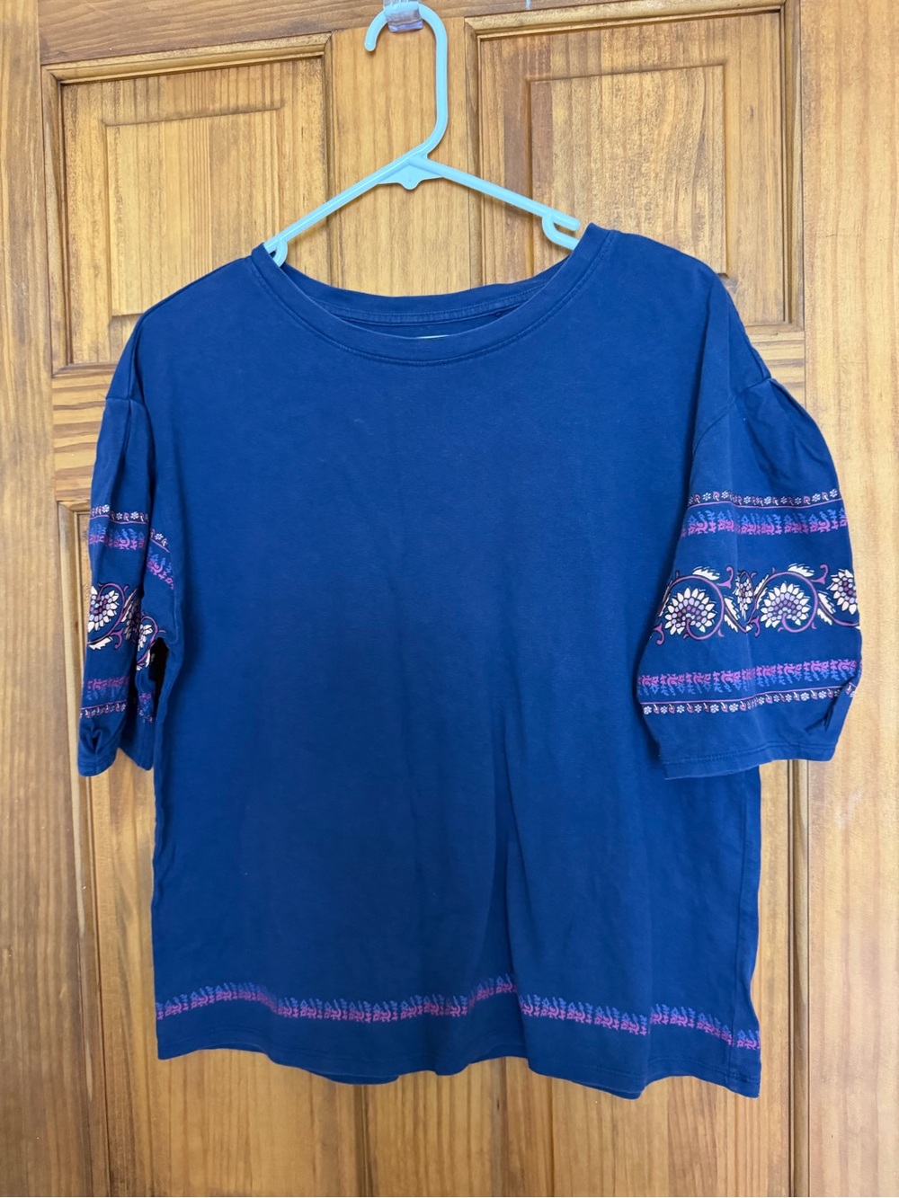Rare Uniqlo & Anna Sui collaboration women’s Navy Blue Tee